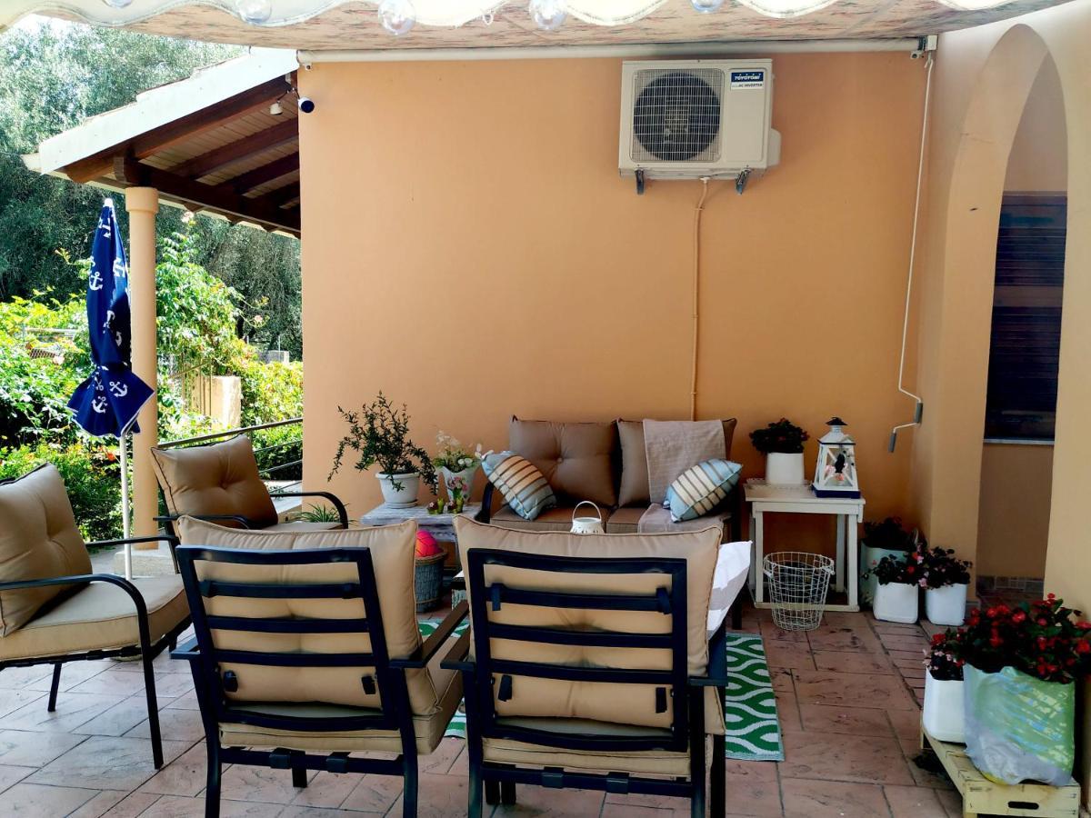 Family Holiday Apartment With Garden & Bbq Velonádes Buitenkant foto