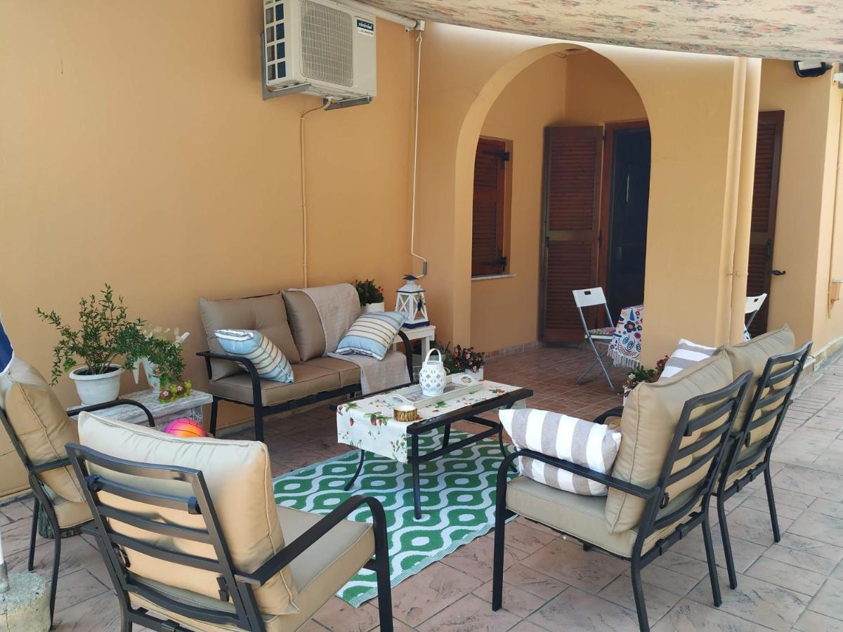 Family Holiday Apartment With Garden & Bbq Velonádes Buitenkant foto
