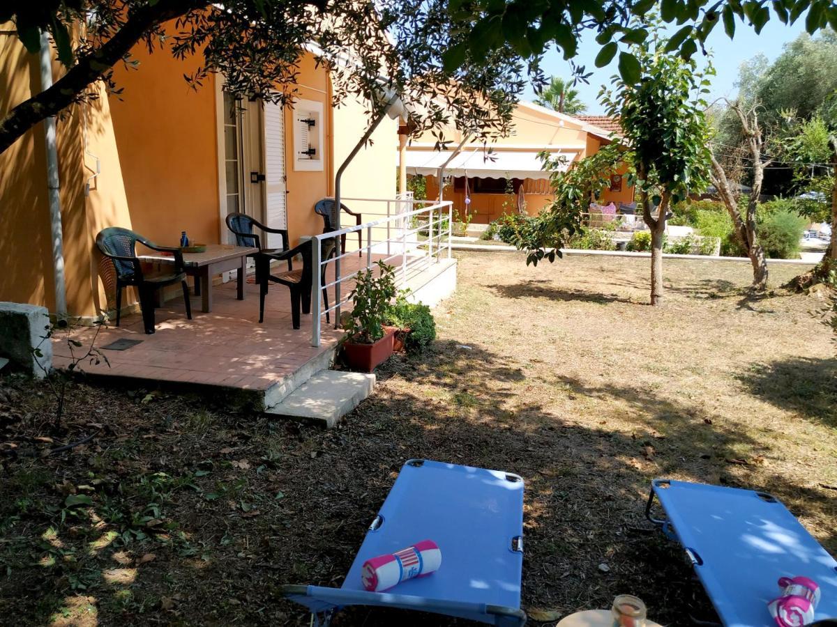 Family Holiday Apartment With Garden & Bbq Velonádes Buitenkant foto