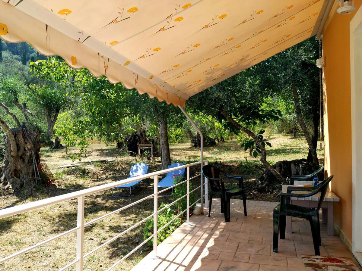 Family Holiday Apartment With Garden & Bbq Velonádes Buitenkant foto