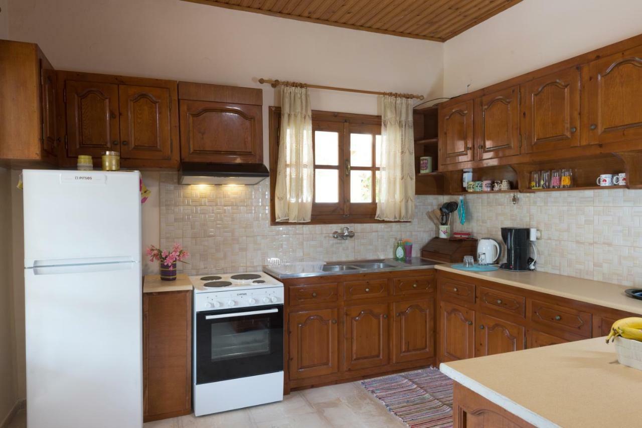 Family Holiday Apartment With Garden & Bbq Velonádes Buitenkant foto