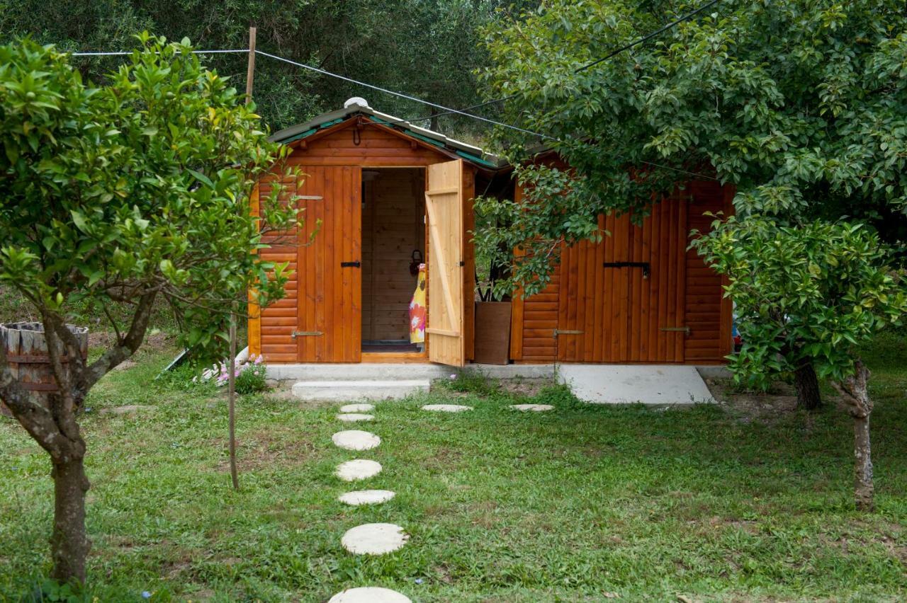 Family Holiday Apartment With Garden & Bbq Velonádes Buitenkant foto